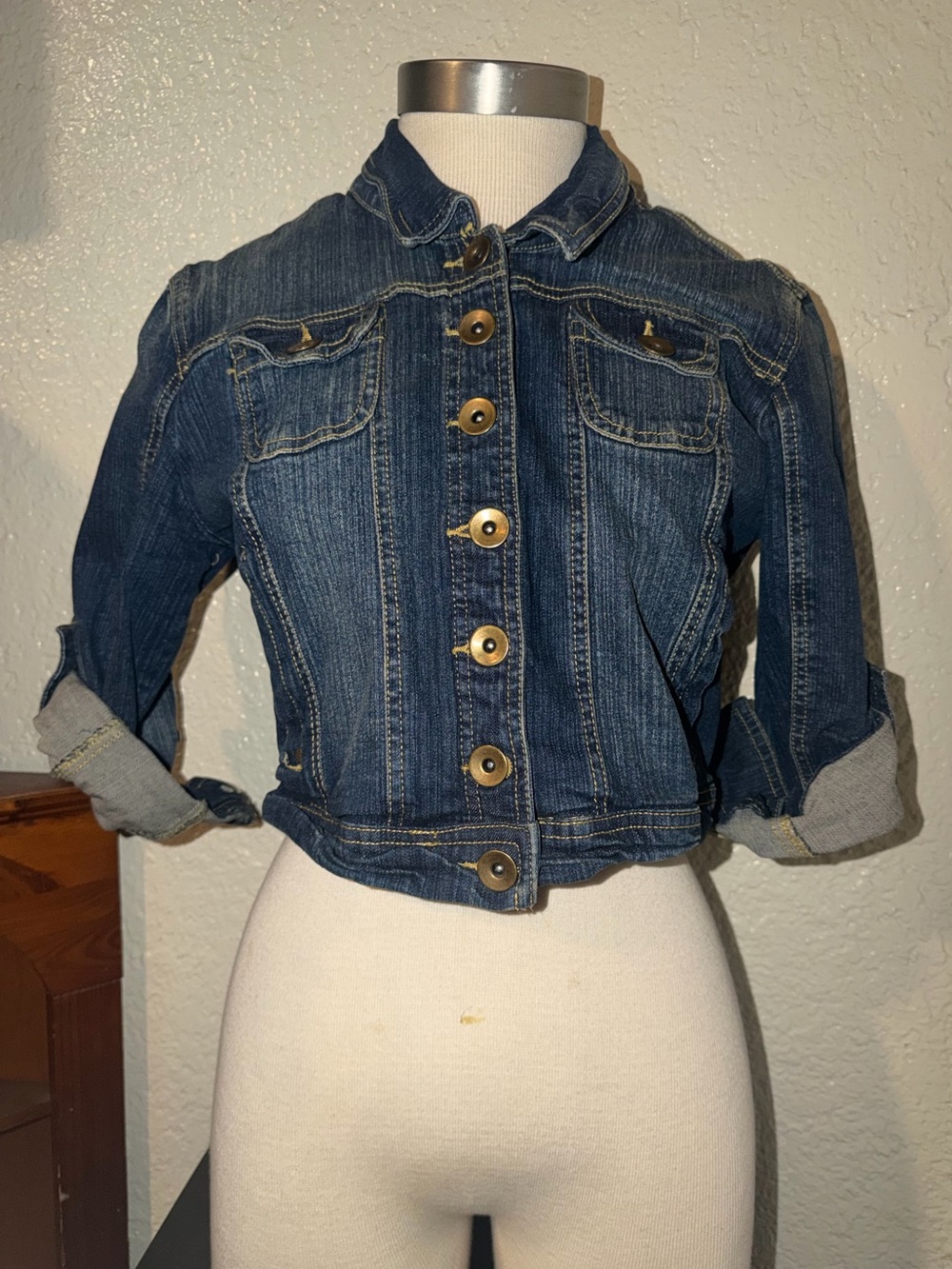 Cropped denim jacket